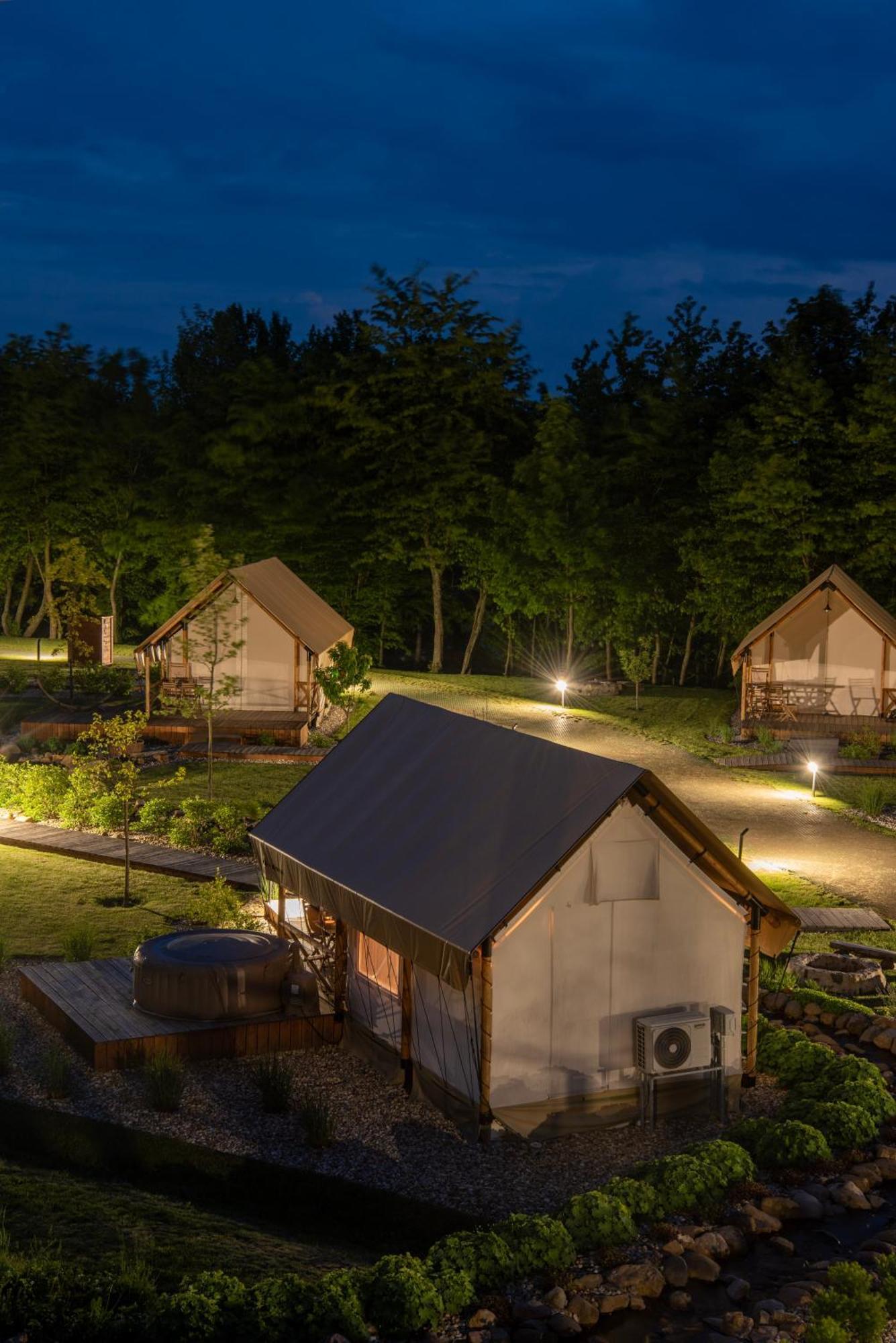 Forrest Glamping Hotel Banska Stiavnica Exterior photo